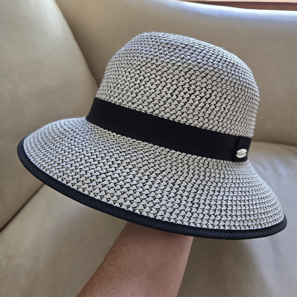 Elegant Black and White Women's Sun Hat